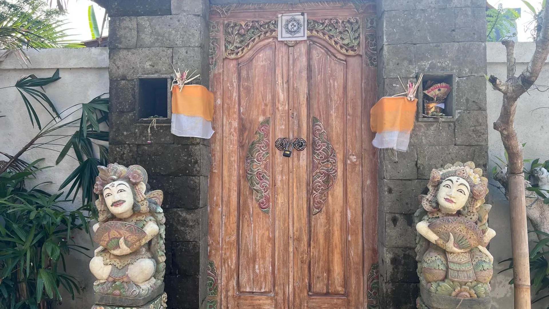 Bale Bali Wooden House Villa Ubud  Indonesia